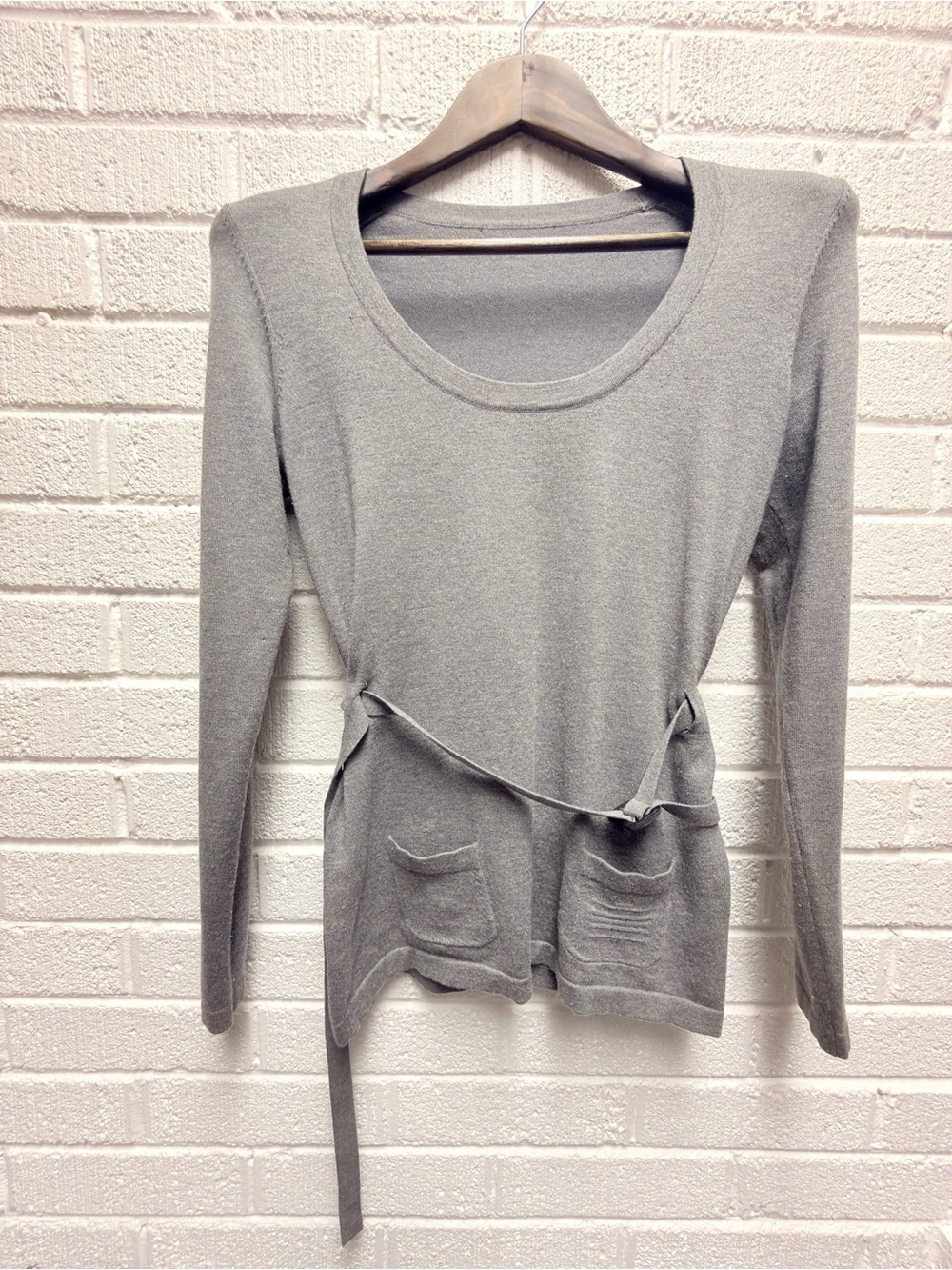 Burberry Silk Gray Scoop Neck Knit Top with Waist Tie